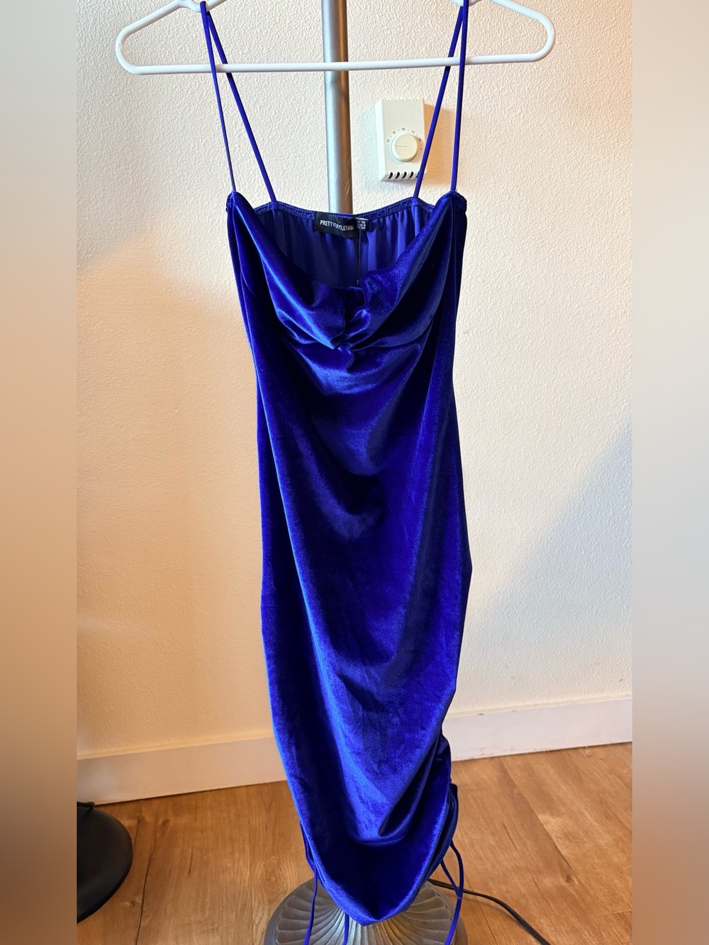 PrettyLittleThing Royal Blue Velvet Ruched Cowl Neck Midi Dress Size 6 / EU 38